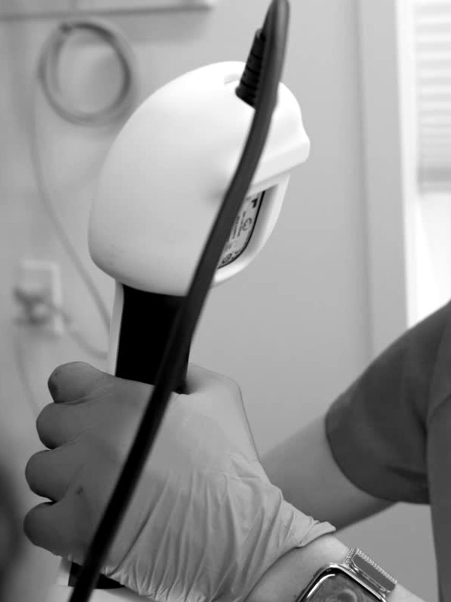 A digital impression being taken with an intraoral scanner.